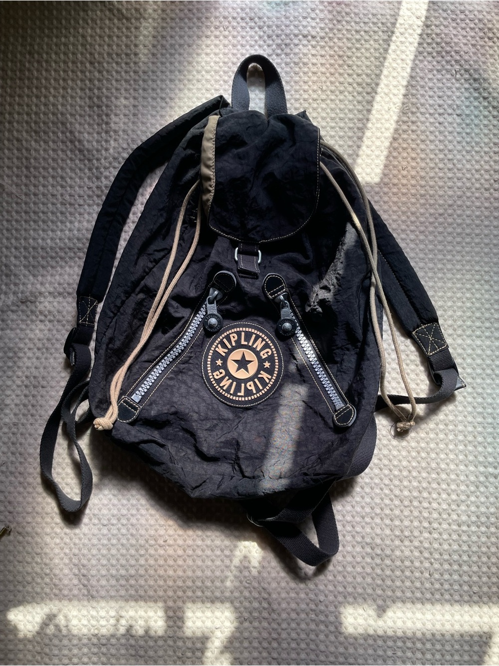 Vintage Kipling Fundamental
Drawstring Backpack Black Crinkle Nylon